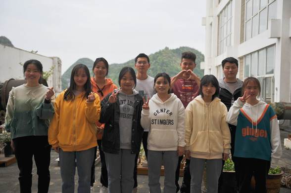 说明: 图片2  合影