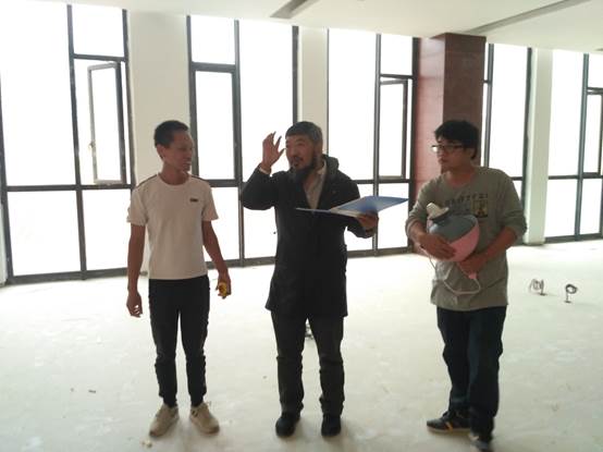 说明: E:\新馆\2016.04王涛\新建办：文秘资料\新闻\180912新闻稿：卢云辉馆长一行赴大学城思雅图书馆现场推进会\219844431210052278.jpg