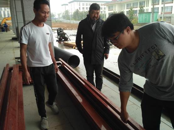 说明: E:\新馆\2016.04王涛\新建办：文秘资料\新闻\180912新闻稿：卢云辉馆长一行赴大学城思雅图书馆现场推进会\558045143052024188.jpg