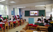 图书馆首场“乐童阅读坊”活动在附属学校成功举办