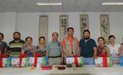 图书馆举办退休馆员欢送会