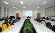 图书馆学习贯彻全国“两会”精神